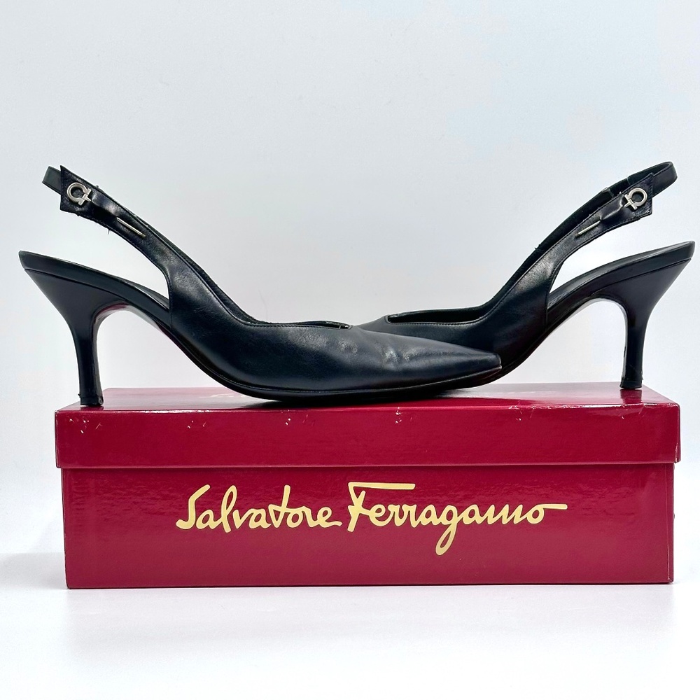 Salvatore Ferragamo "Gessy" Slingback Heels With Gancini Pin SZ 7.5